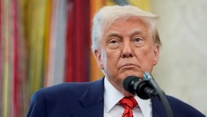 Trump'ın G7 Zirvesinden Erken Ayrılışı: Beyaz Saray'da Acil Toplantı Yapıldı