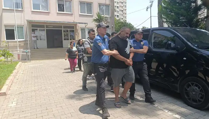 Adana'da Dolandırıcılık Rüzgarı: 4 Kişi Operasyonda Tutuklandı!