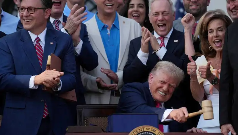 Trump, "Büyük ve Güzel Yasa Tasarısı"nı İmzaladı: Yeni Dönem Başlıyor