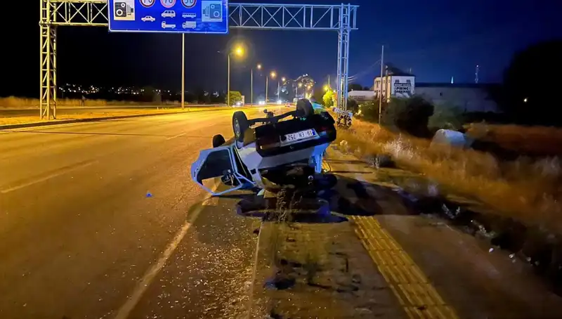 TIR Kazası: Sıkıştırılan Otomobil Takla Attı, 1 Kişi Yaralandı