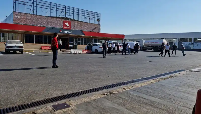 İki Aile Arasında Patlayan Kavga, Akaryakıt İstasyonunu Savaş Alanına Çeviriyor!