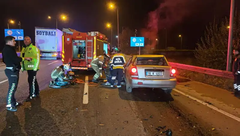 Kamyona Arkadan Çarpan Sürücü Kaza Sonucu Ağır Yaralandı