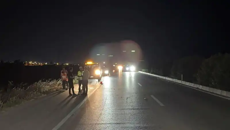 Adana’da Üç Araçlı Zincirleme Trafik Kazası: Feci Kaza Anları Kamerada