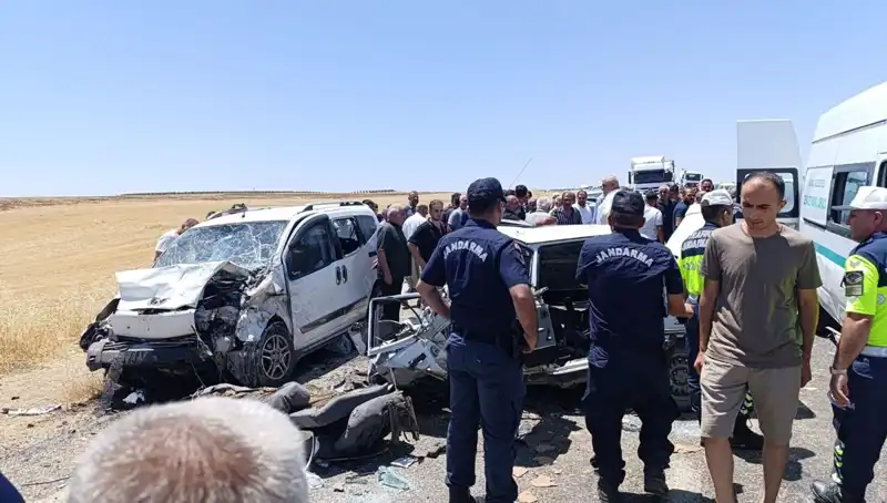 Otomobil ve Hafif Ticari Araç Çarpıştı: 4 Ölü, 1 Yaralı Kaza