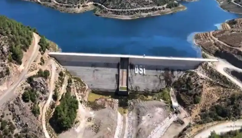 Çeşme'de Su Kesintileri Tarih Oluyor: Yeni Proje Hayata Geçti!
