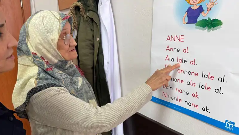 65 Yaşında Hayallerini Gerçekleştiren Ayşe Teyze'nin Okuma Serüveni