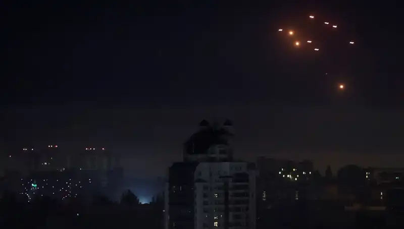Rusya'dan Kiev'e Şiddetli Hava Saldırısı: Sumi'de Tahliye Süreci Başladı