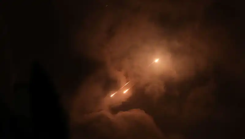 İran’ın Gece Saldırılarının Arka Planı: Füzelerin Belirli Saatlerde Ateşlenmesi Nedenleri