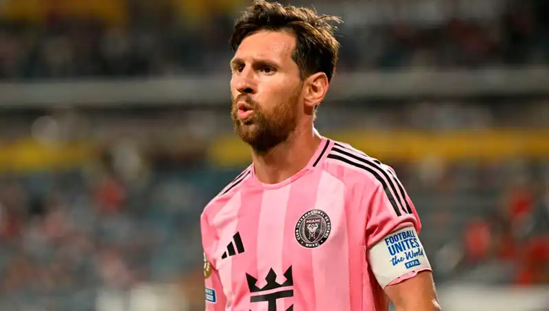 Messi'nin İlk Maçında Tüm Gözler Üzerindeydi: Son Dakika Şansı Direkten Döndü