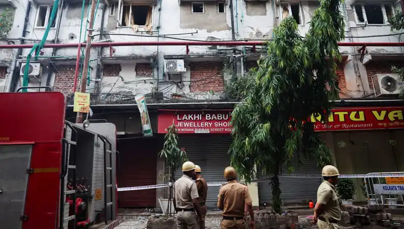 Hindistan'daki Otel Yangınında 15 Kişi Hayatını Kaybetti: Acı Tablo