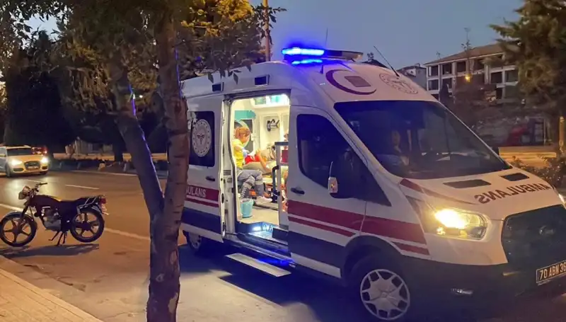 Motosiklete Çarpan Otomobil Kaçtı: Sürücü 70 Metre Sürüklendi