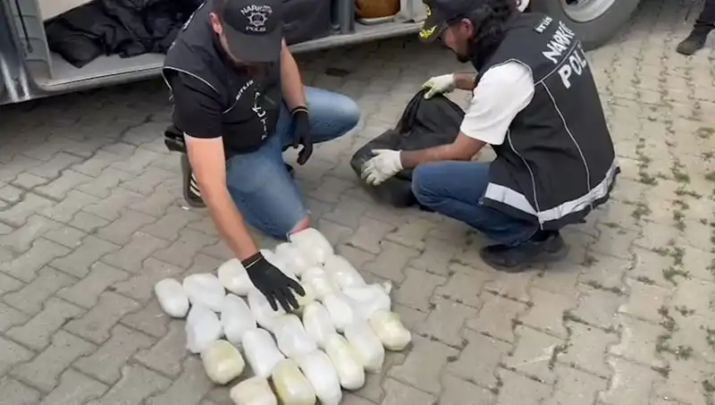 Metamfetamin Skandalı: Yolcunun Valizinde Tam 13 Kilo Uyuşturucu Yakalandı
