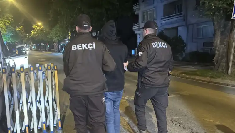 Edirne'de Düzensiz Göçmen Yakalama Operasyonu: 4 Kişi Gözaltına Alındı