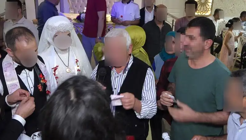 Davetsiz Düğün Misafiri, Pasta Keyfi ve Takı Hırsızlığında Yakalandı