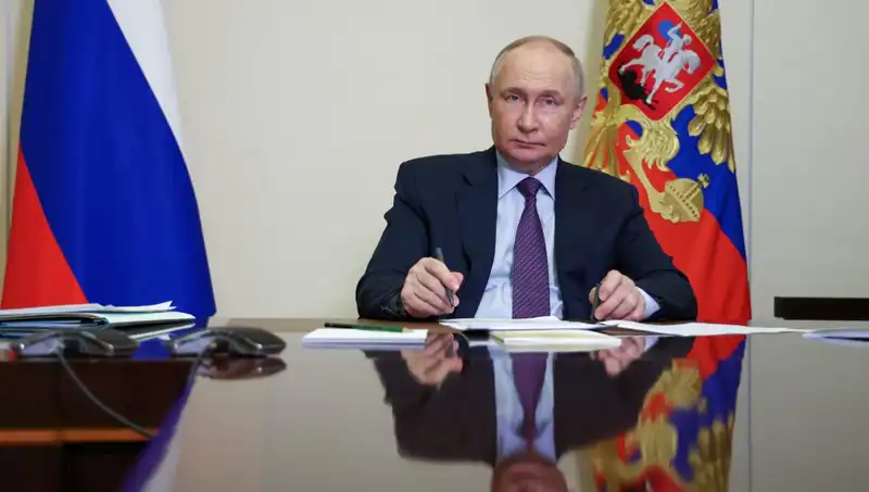 Putin, Esad’ı Suriye’den Vazgeçmiyor: Stratejik Oyunlar ve Sonuçları