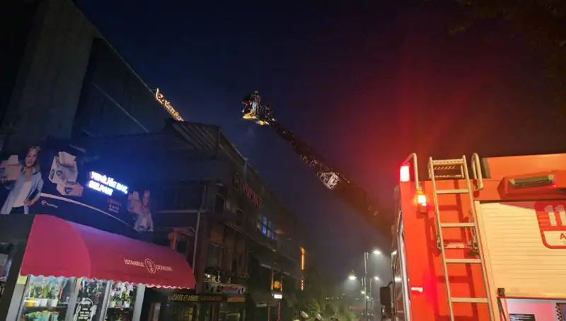 Beşiktaş'ta 3 Katlı Restoranda Korkutan Yangın: Detaylar Ortaya Çıktı