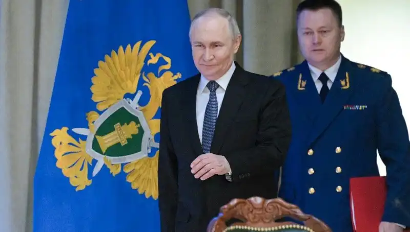 Putin'den Şok Açıklama: "Ya Rus Olun Ya Terk Edin" Kararı