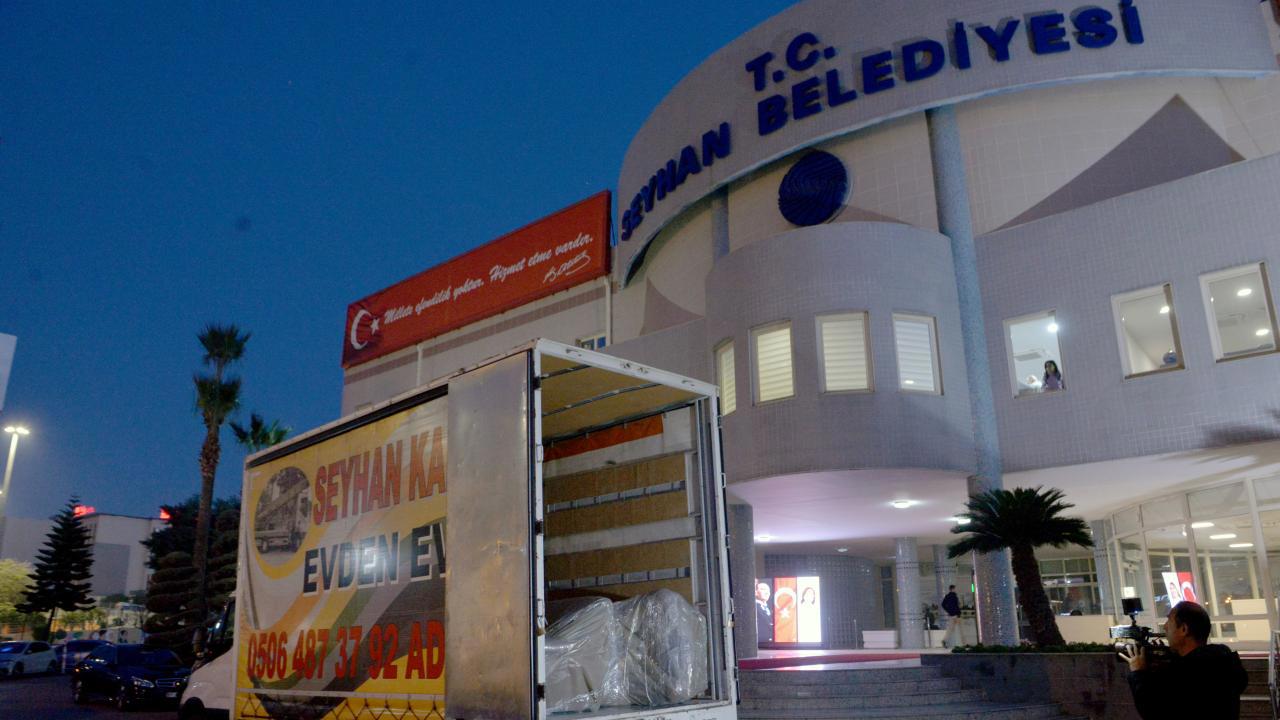 Seyhan Belediyesine Sürpriz Haciz Kararı