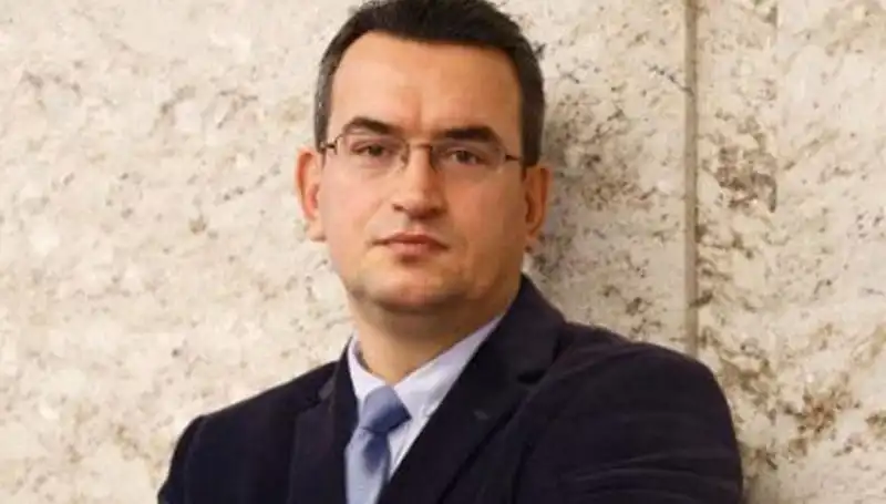 Metin Gürcan: DEVA Partisi'nde Öne Çıkan Bir İsim ve Geçmişi