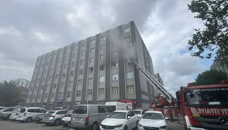 Çorap İmalathanesinde Meydana Gelen Yangın, Fabrikayı Küle Çevirdi