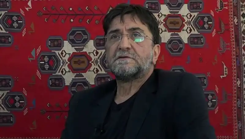 Ünlü Gazeteci Nihat Genç Hayatını Kaybetti: Medyada Bir Dönem Sona Erdi