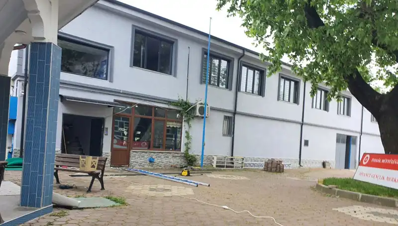 Tabela Takarken 3 Metreden Düştü: Korkutan Kaza Acil Müdahale Gerektirdi