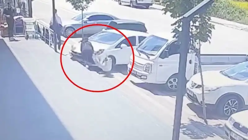 Yalova'da Trajik Bir Kaza: Lise Öğrencisi Aracın Altında Kaldı