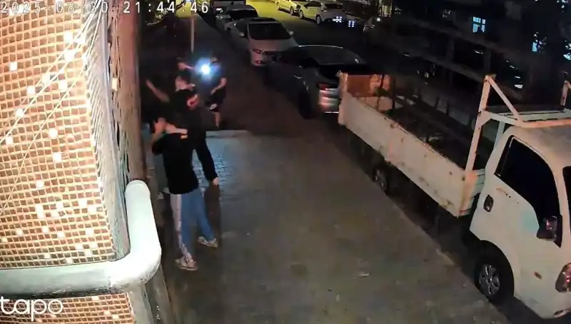 Gençlerin Korkunç Saldırısı: Etek Giydirilerek Darp Edilenler