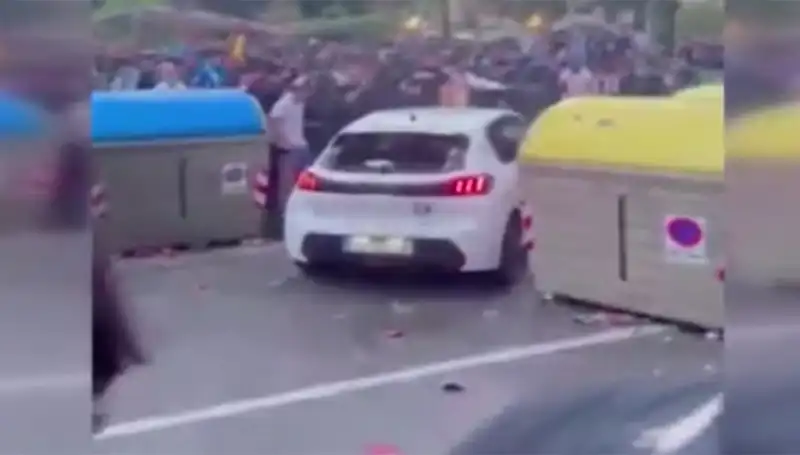 Aracıyla Taraftarların Arasına Daldı: Korkunç Kazada 13 Yaralı