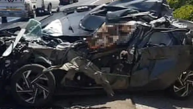 Şanlıurfa'da Otomobil Tankere Çarptı: Feci Kaza Sonucu 1 Kişi Hayatını Kaybetti