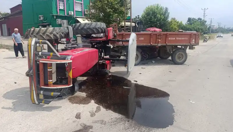Otomobille Çarpışan Traktör Devriildi: Yaralıların Durumu Critik
