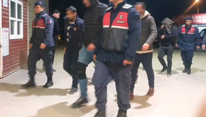 Bağ Evinde Düzenlenen Uyuşturucu Partisine Bomba Baskın!