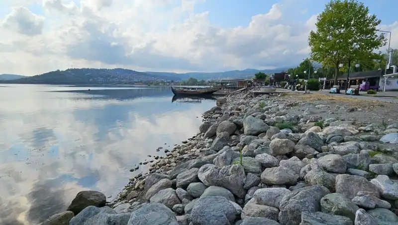 Sapanca Gölü'nde Su Seviyesindeki Düşüş, Yerel Ekonomiyi Etkiliyor