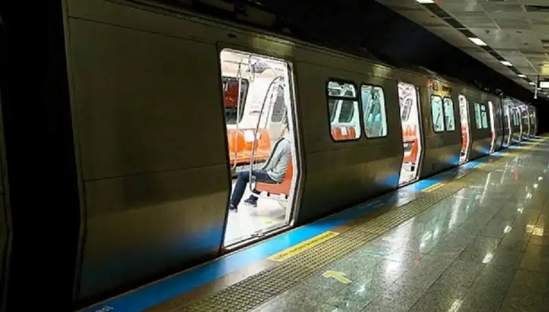 İstanbul'da Metro Ağına Gelen Kapatmalar Şehrin Ulaşımını Nasıl Etkileyecek?
