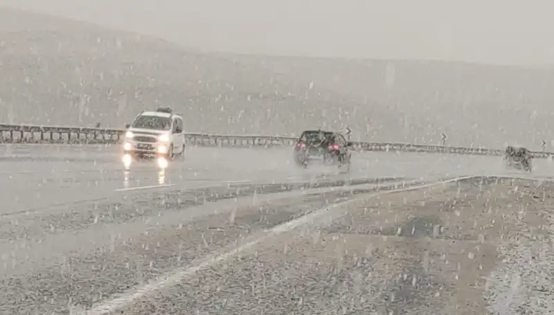 Nisan Ayında Bahara Hazırlık: Kar Sürpriziyle Uyanıyoruz