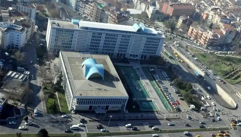 İBB Soruşturması: "Enderun" WhatsApp Grubundaki Mesajlar Yüzde Yüz Gün Yüzüne Çıkıyor