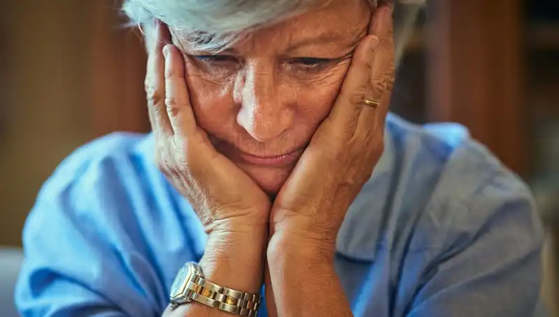 40'lı Yaşlarda Alzheimer: Erken Dönem Belirtileri ve Stres İlişkisi