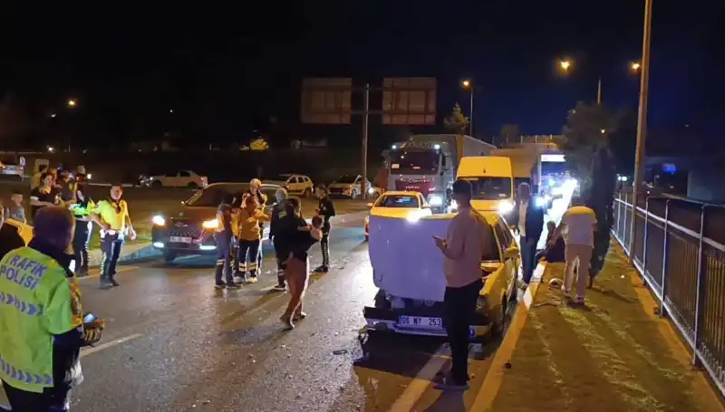 Otoyolda Kuralsız Geri Dönüş: İki Çocukla Dört Kişi Yaralandı