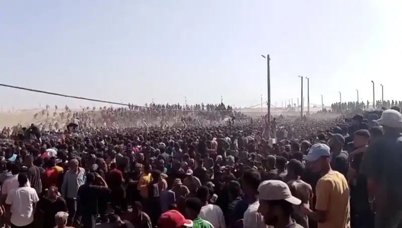 İsrail'in Gazze'de Yardım Dağıtım Noktasına Saldırısı: 26 Can Alındı