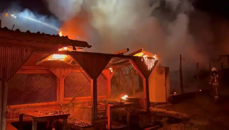 Şile'de Altı Gözleme Restoranı Kısa Sürede Alev Alev Yandı!